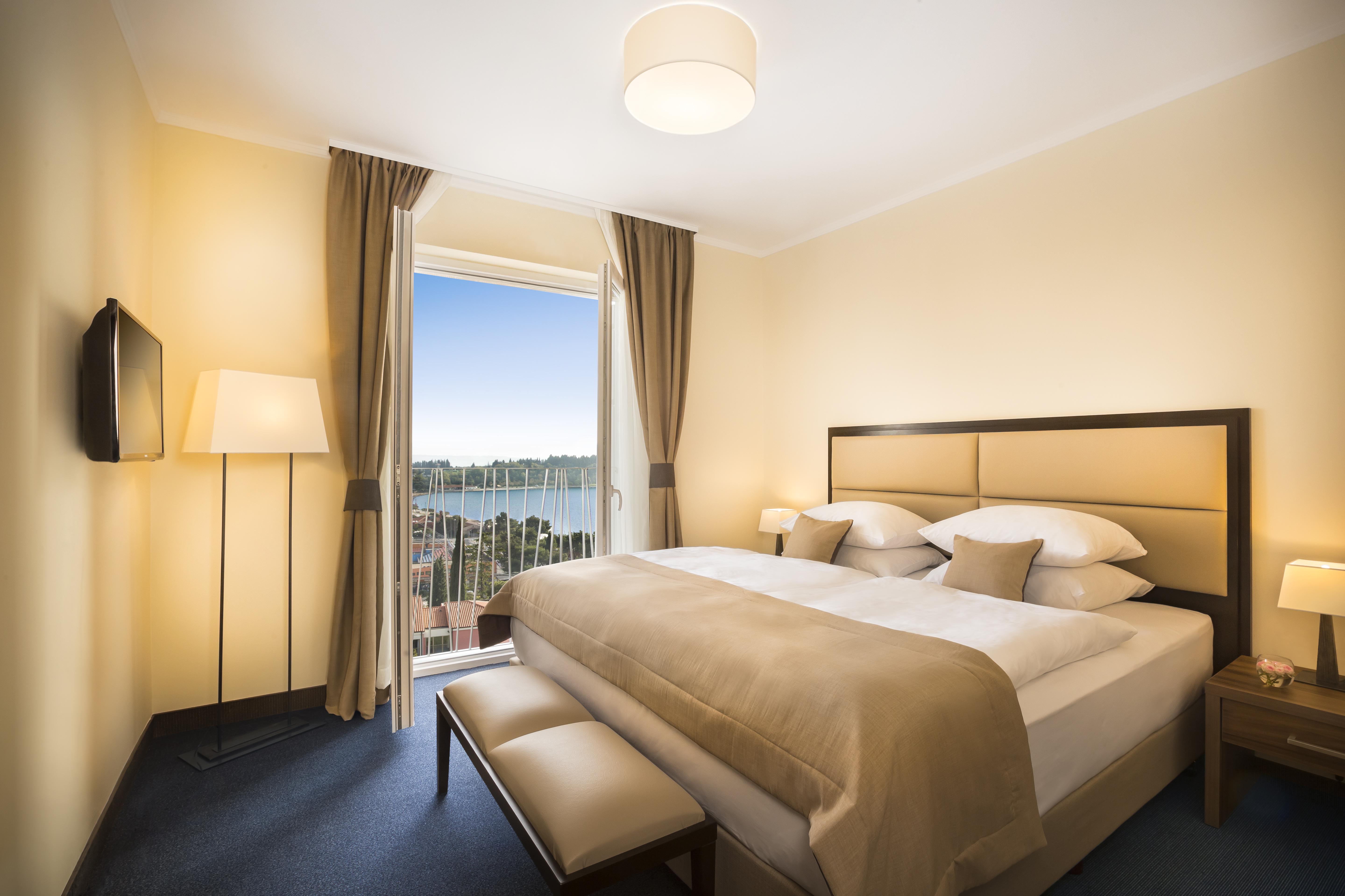 Remisens Hotel Metropol Portorož Exterior foto A room at the Hotel de la Plage