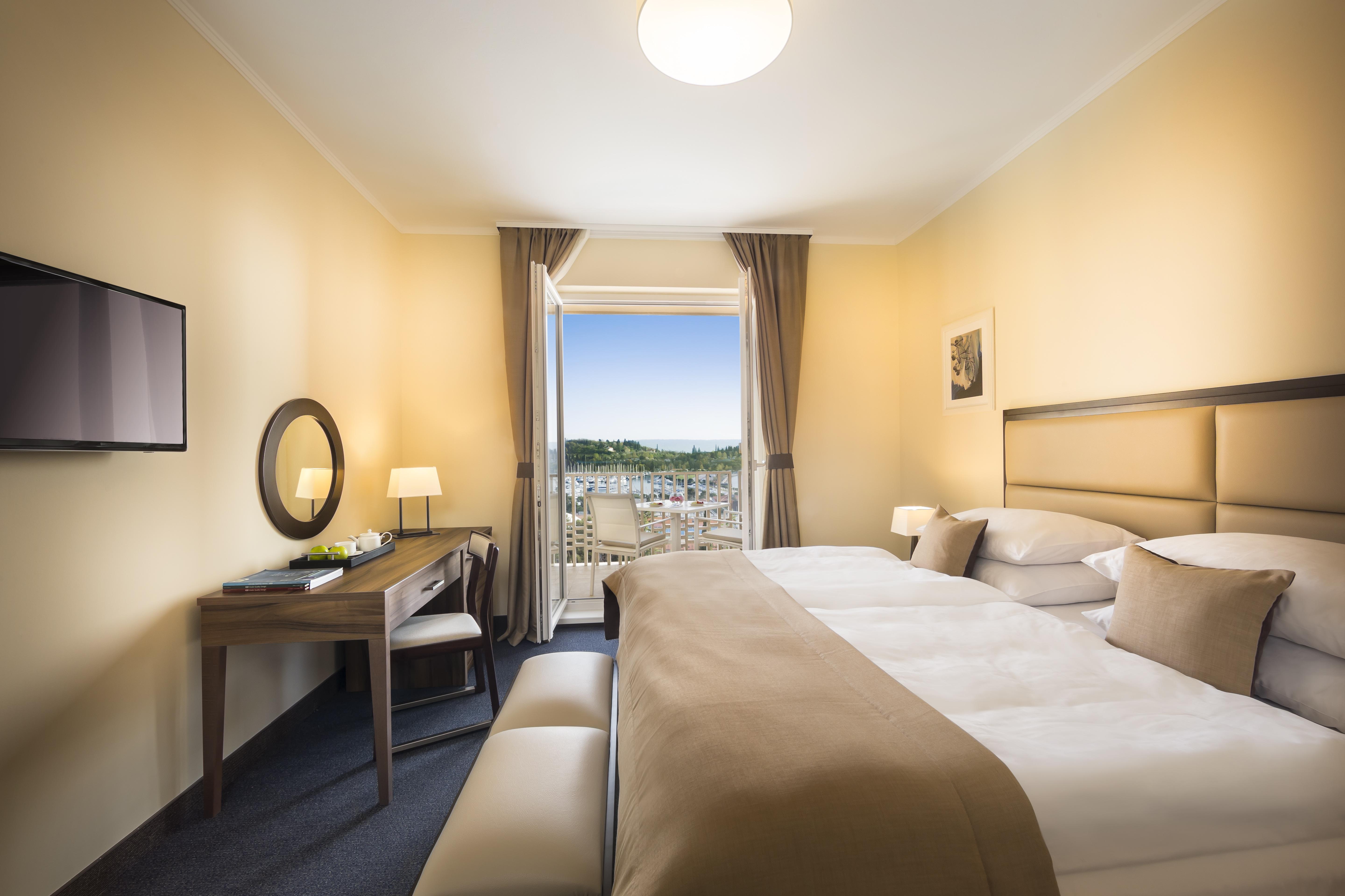 Remisens Hotel Metropol Portorož Exterior foto A typical room at the hotel